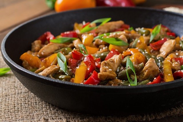 eminces poulet aux poivrons boeuf carotte cuisine africaine asiatique poulet yassa livraison domicile bureau saint nazaire labaule commande en ligne